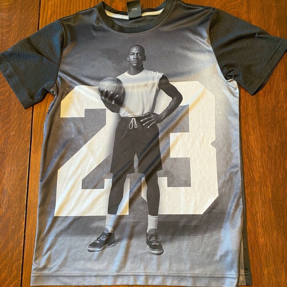 Nike Boys Gray Black Michael Jordan 23 Graphic Basketball Tee
